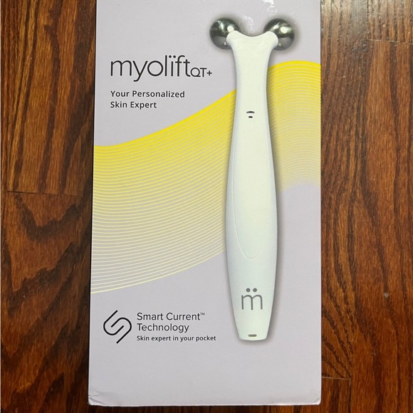myolift 7e QT Plus Premium Microcurrent Facial Device
